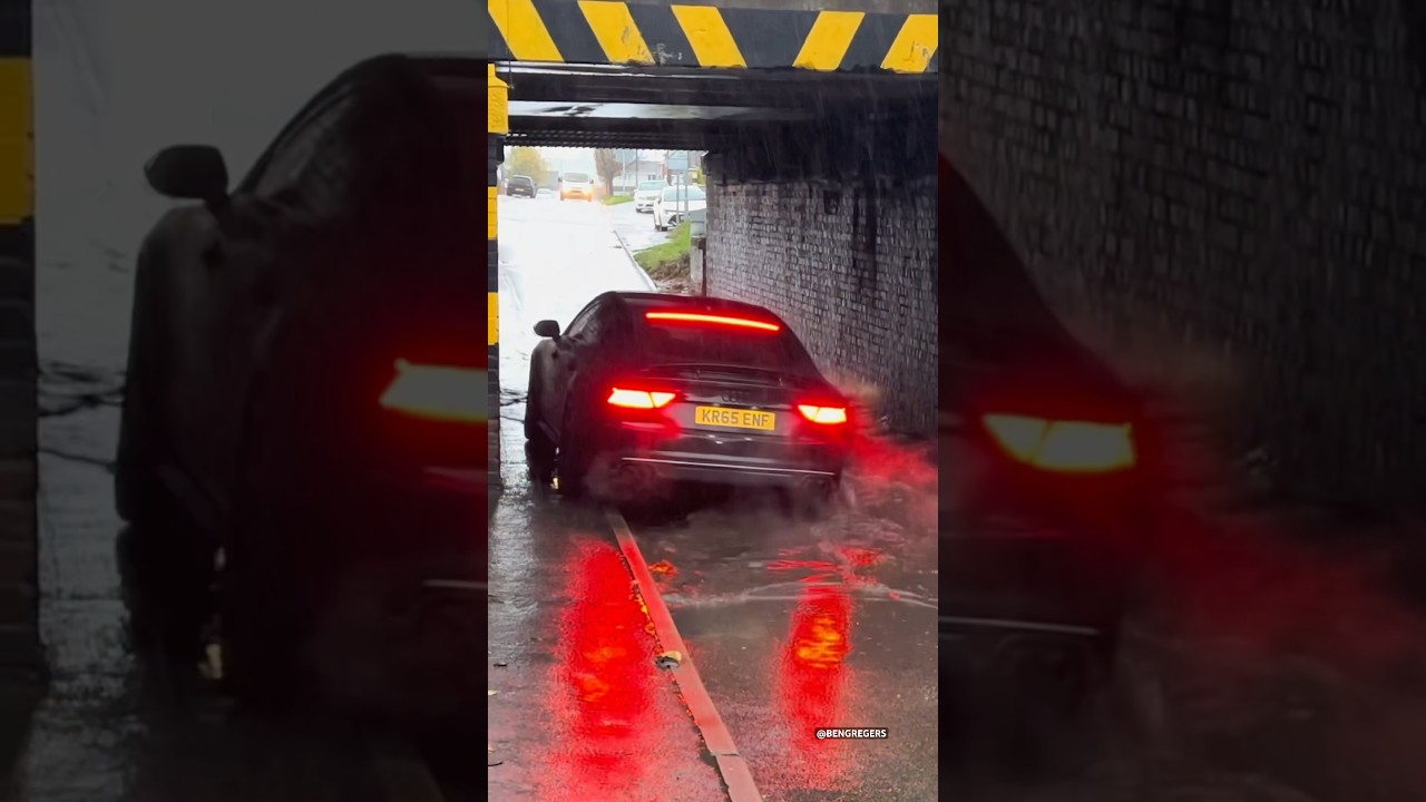 RS7 Driver Using The Pavement To Avoid The Flood…😅😳 