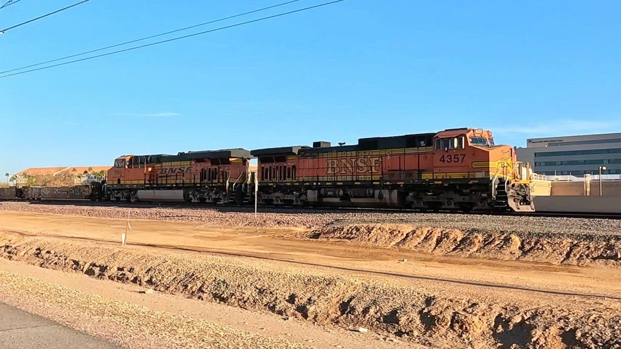 All Aboard For Some BNSF Action! 🚂