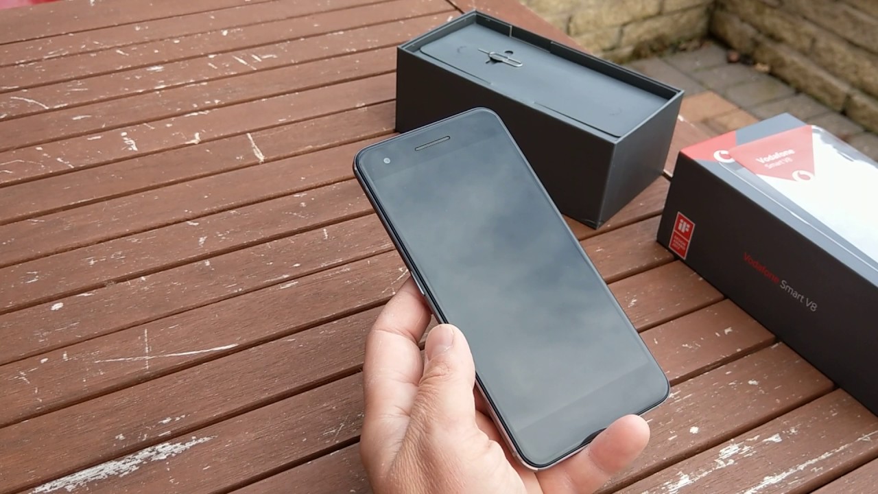 Vodafone Smart V8 Unboxing