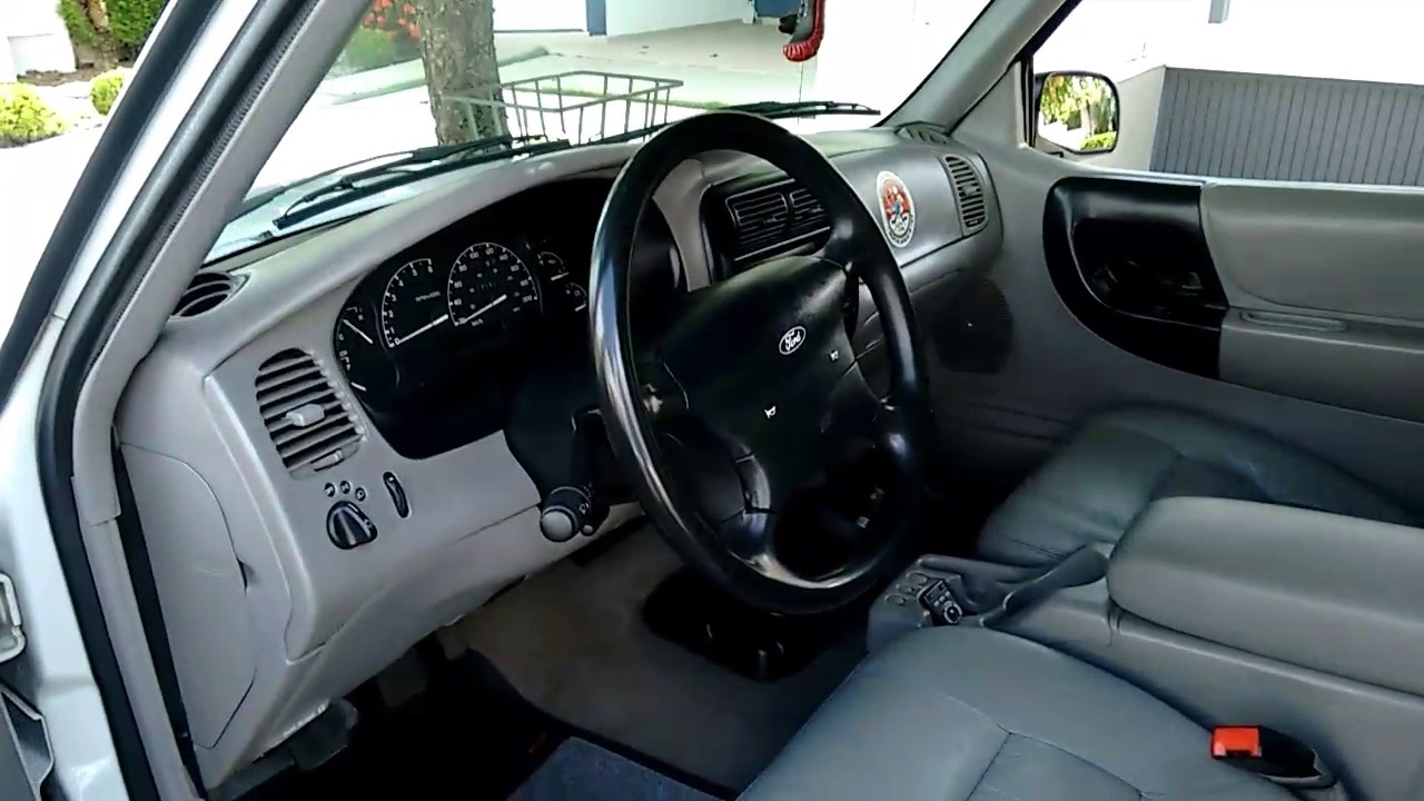 Ranger XLT V6 escape na lateral direto