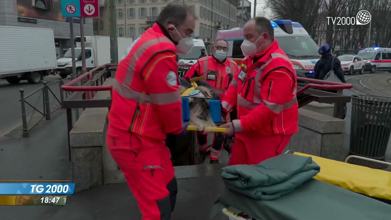 Milano, paura in metro. Brusca frenata provoca diversi feriti
