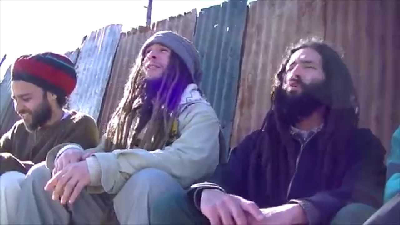 Mosiah - Rumores ft. Ras Shanti | Official Music Video