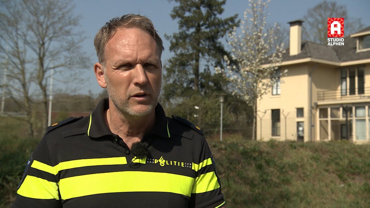 4 bazooka's, 44 wapens en munitie in Alphense schuur