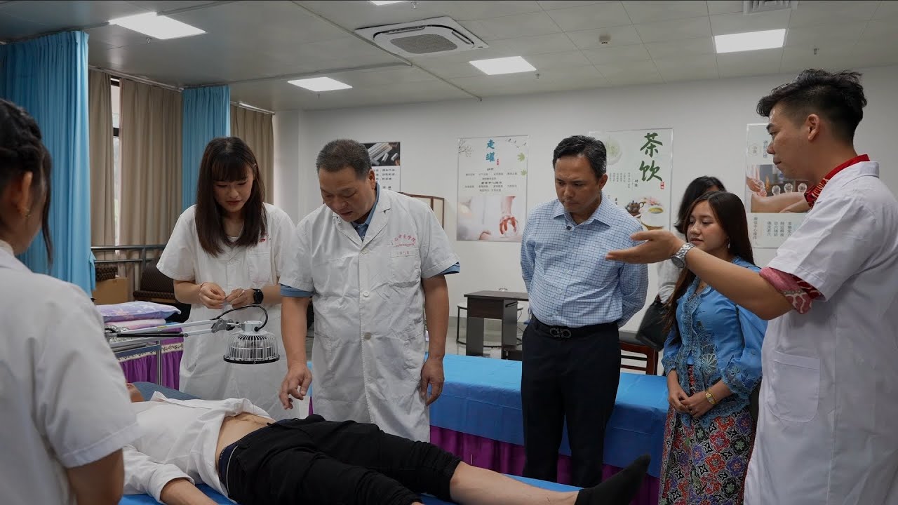 Refresh Traditional Medicine 中医文化新体验