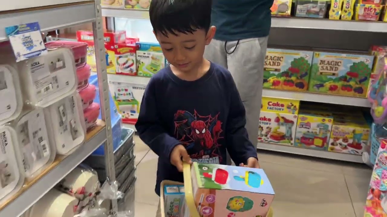 Eijaz Suka Kopi dan Se-excited Itu Buat Pergi ke Toko Mainan plus Beli Baju Polisi 👮‍♀️☕️