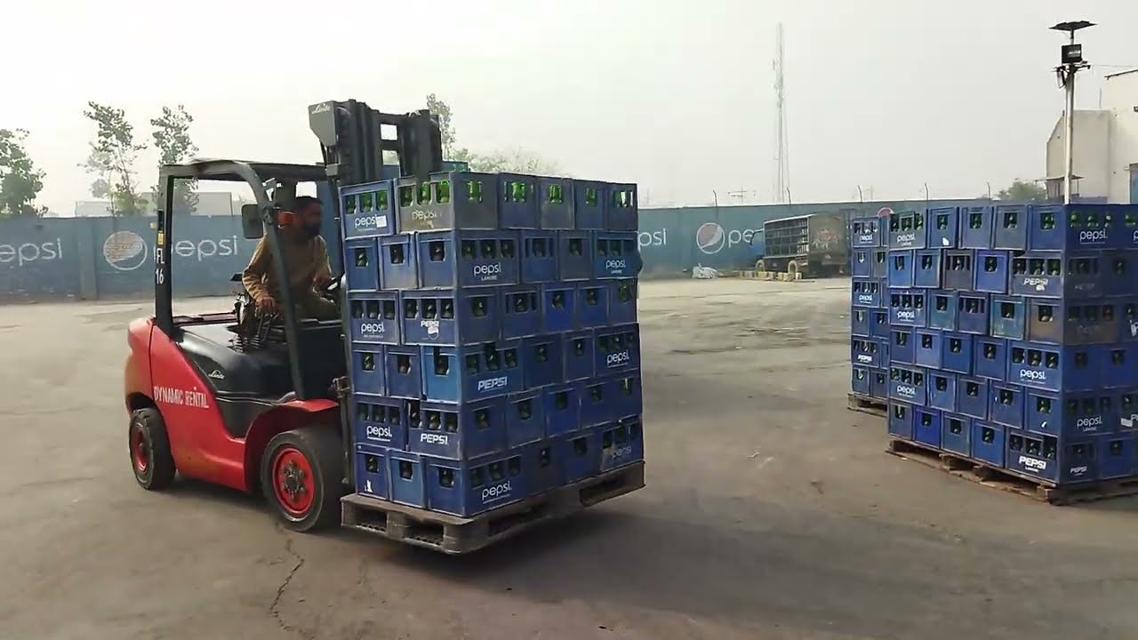 How to De-stack at High Level & Loading Pallets Onto A Delivery Truck @ForkliftSkills