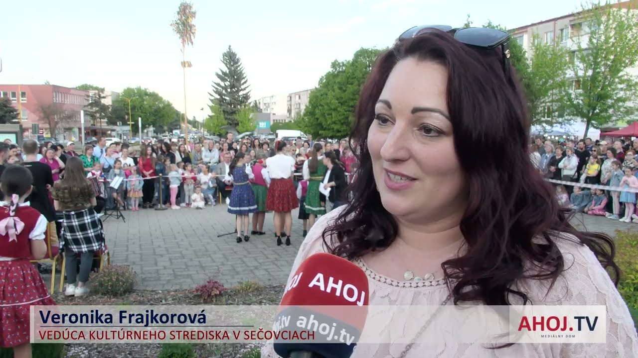 Tradícia v Sečovciach, ktorá prepája generácie, aj také je stavanie mája