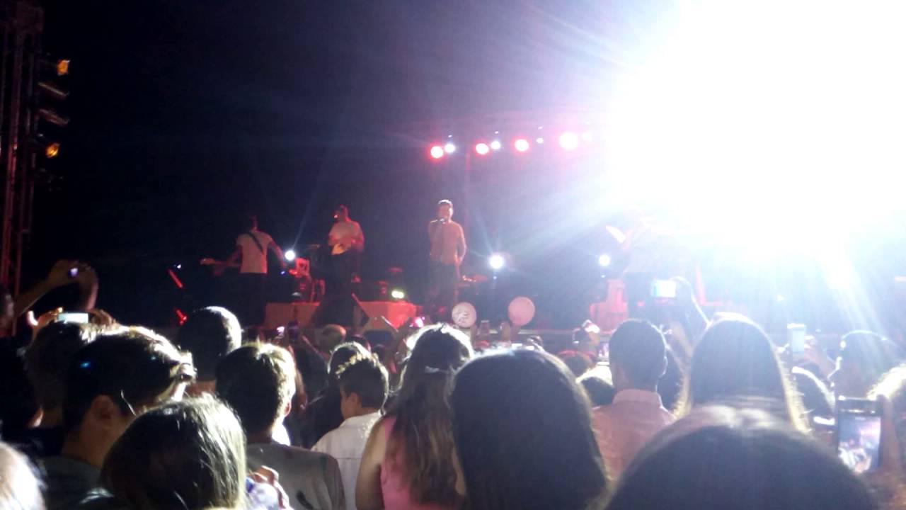 Stan stin kw... Me stenaxorei...