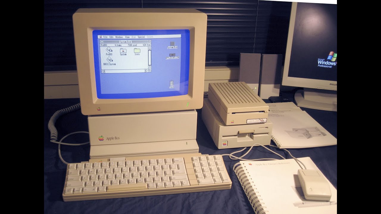 The Apple IIGS (as seen in Terry Stewart's computer collection)