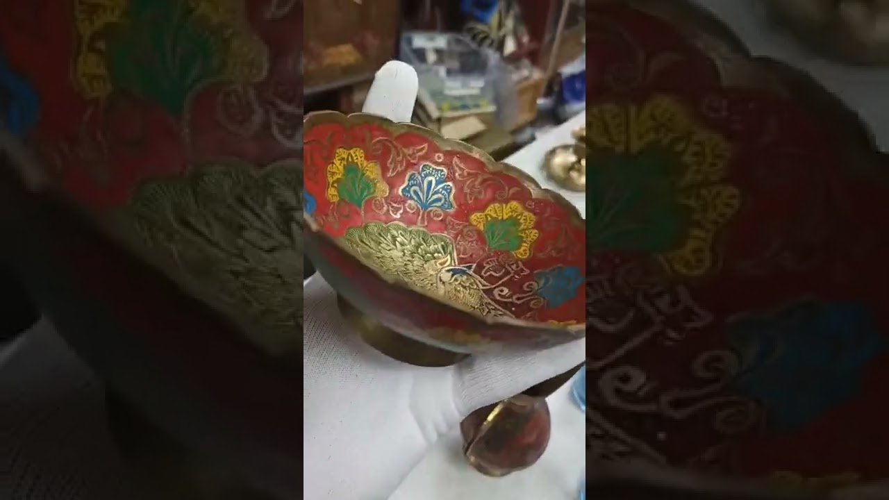Принесли всякое старье́ в антикварный магазин. #антиквариат #барахолка #винтаж #вещиссср #раритет