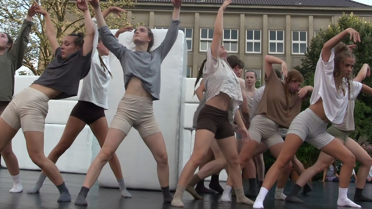Pflasterzauber 2023 / Ars Saltandi / Dance und Akrobatik / Hildesheim 2.9.2023 Teil 2