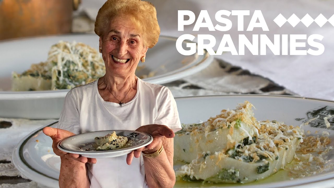 How to make Bruna's spinach pasta roll called strucolo! | Pasta Grannies