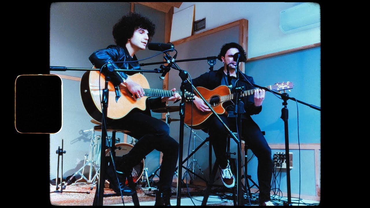 Batu Akdeniz & Umut Er - Sevgisizlik (Akustik)