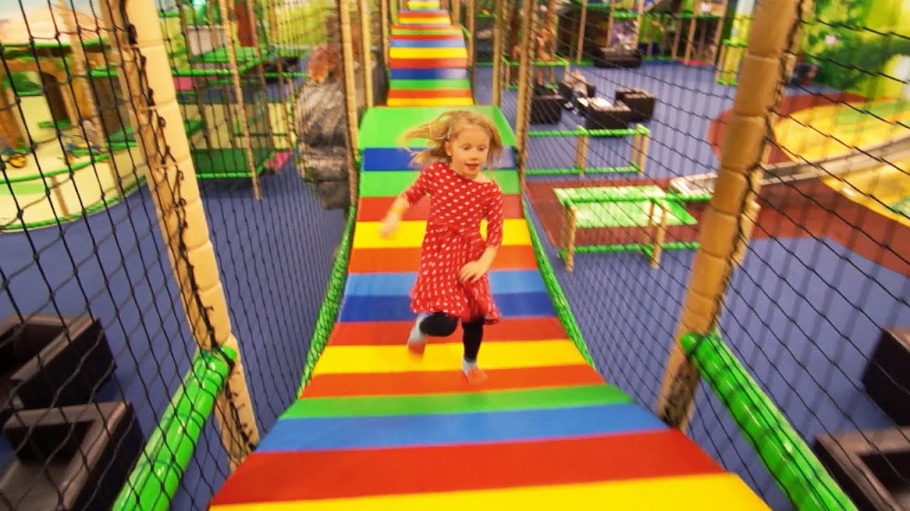 Leo's Lekland Linköping (indoor play family fun)