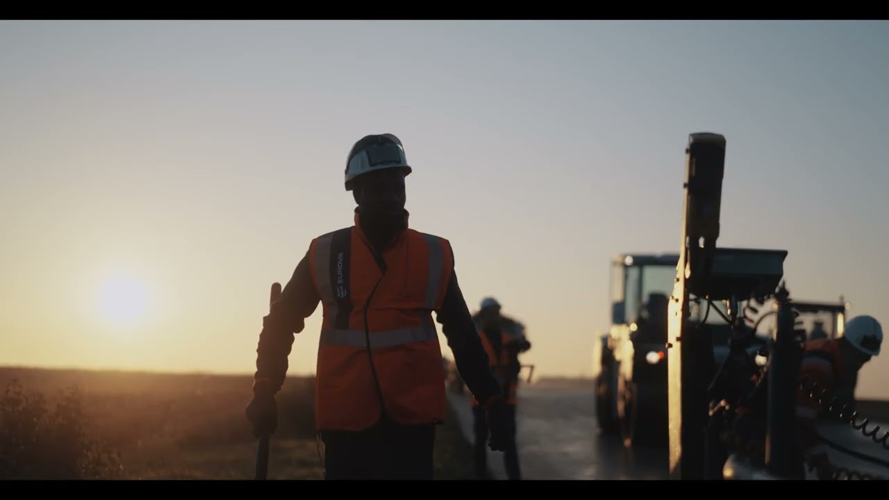 Chantier de r&eacute;fection des enrob&eacute;s sur plusieurs routes d&eacute;partementales