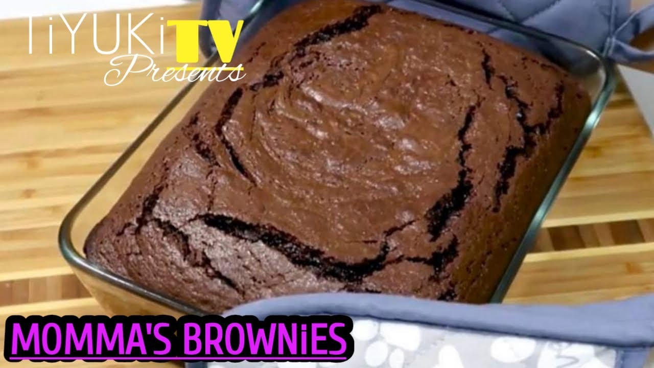 MOMMA'S BROWNiES.
