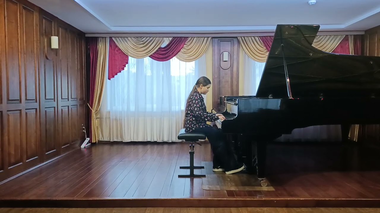 Сахно Анжеліка (6 клас)Йозеф Гайдн Соната F-dur,1 частина (викл.Головня Юлія)