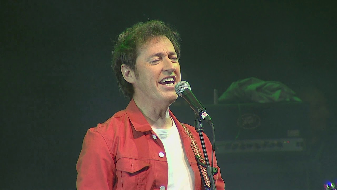Sexual Democracia - Me querras igual (En vivo Teatro Caupolic&aacute;n 2015)