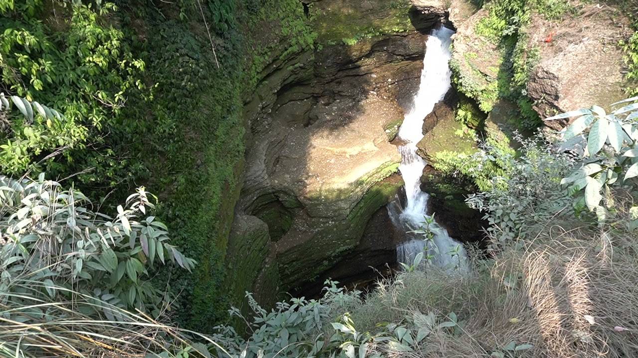 Davis Falls - Pokhara  पाताले छाँगो