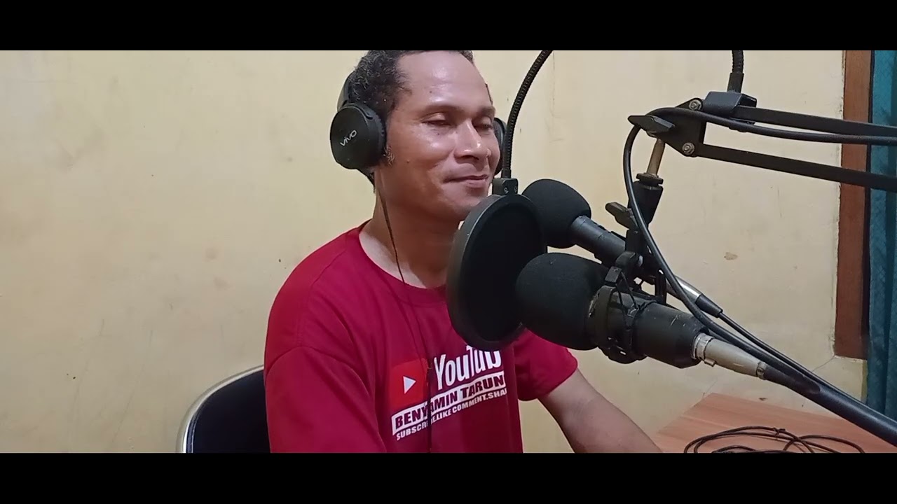 BURUNG PUN INGAT PULANG./ Nia Daniaty. Cipt. Ikandar. Cover, Benyamin T