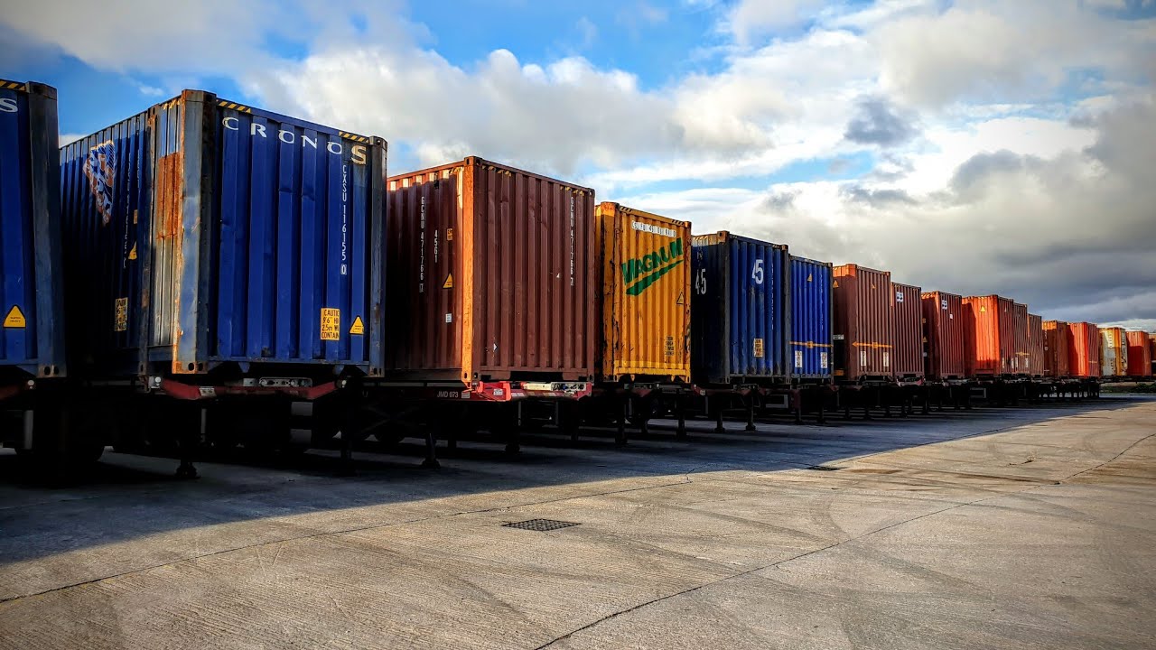 Trucking In The UK - Containers