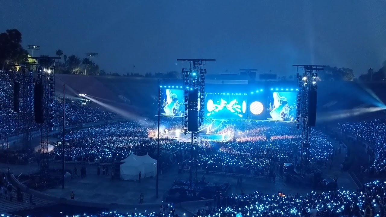 BTS 2019 Rose Bowl Day 1: Wings
