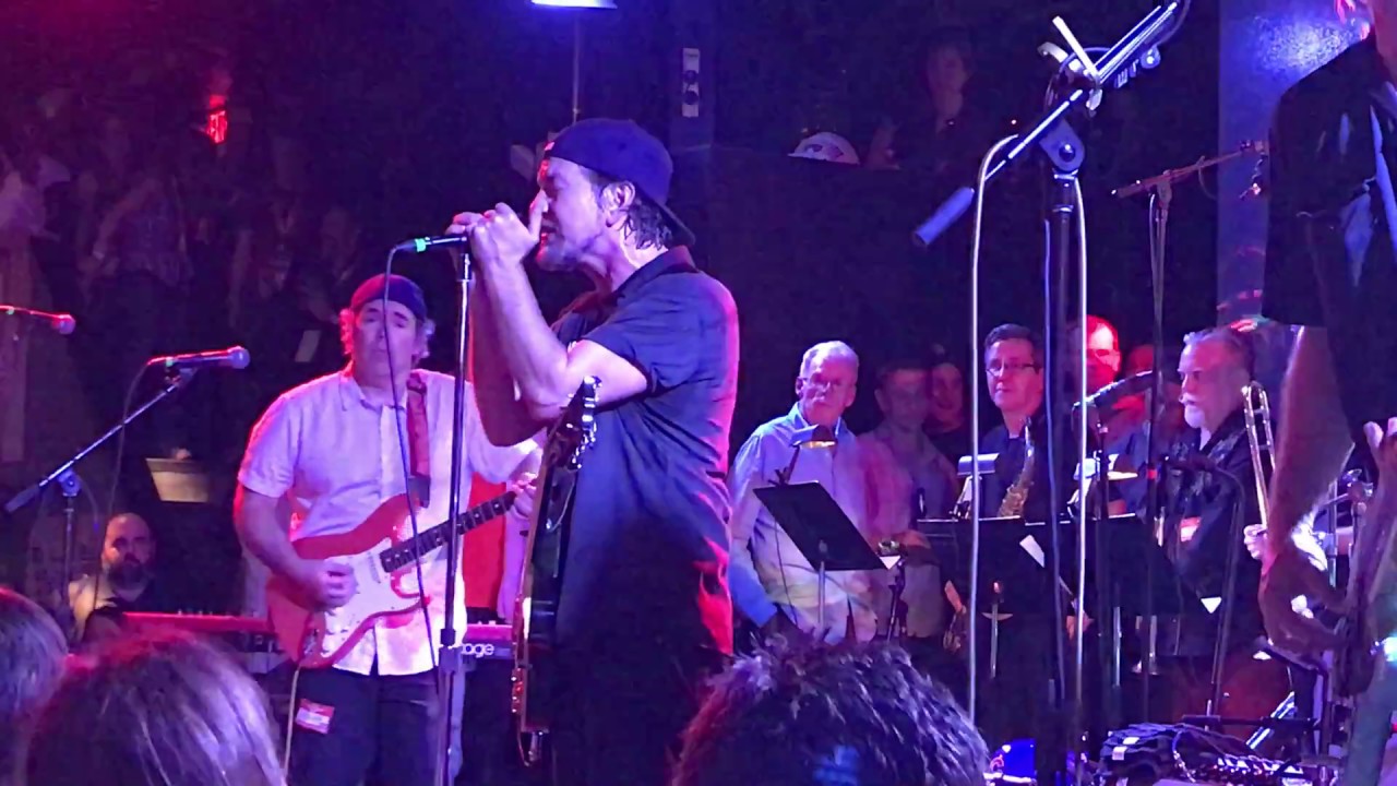 Eddie Vedder - Love, Building On Fire - Hot Stove Cool Music, Boston (April 29, 2017)