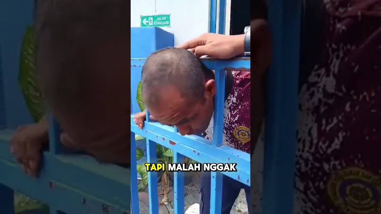 Momen lucu ketika damkar iseng