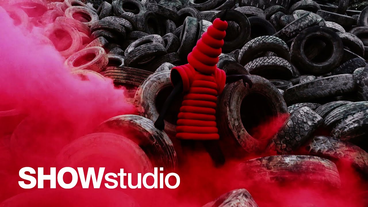 A Beautiful Darkness: Ruth Hogben / Gareth Pugh - Fashion Film