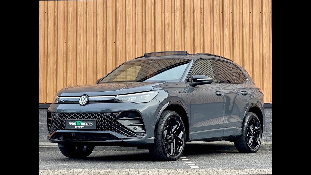Volkswagen Tiguan 1.5 eHybrid R-Line Edition | Black Pack | Panoramadak | Elektrische Trekhaak | 20