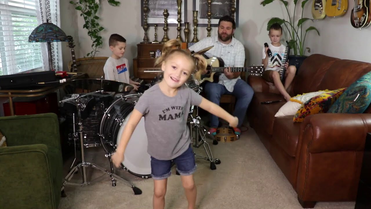 Colt Clark and the Quarantine Kids play 