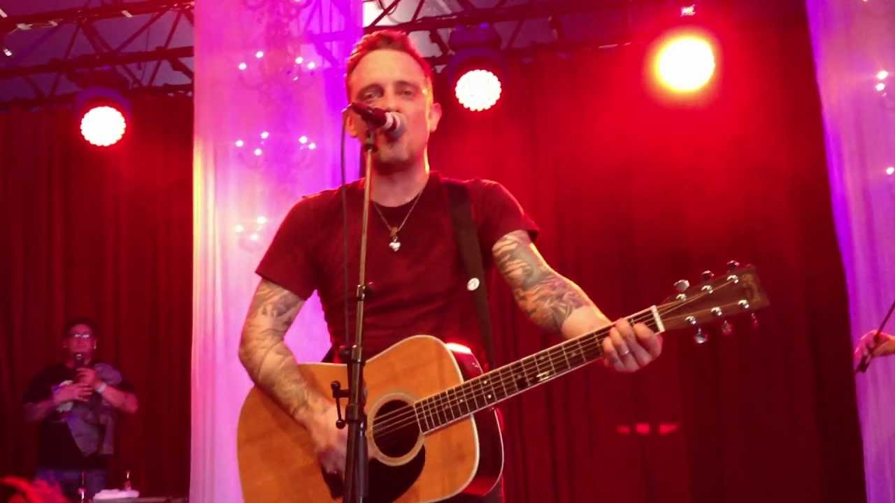 Dave Hause - The Bridge (live @ Groezrock 2012)