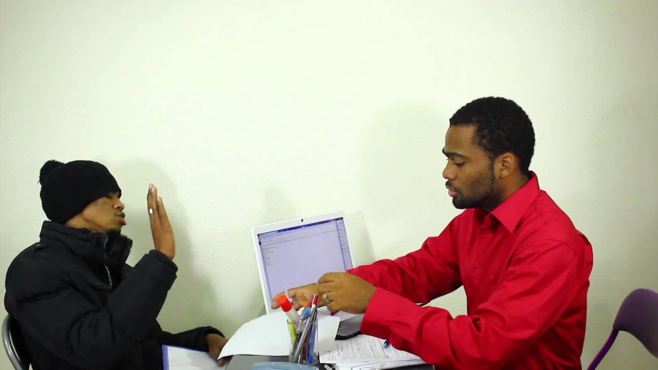 Recherche d'emploi au PAUL EMPLOI ( comédie )