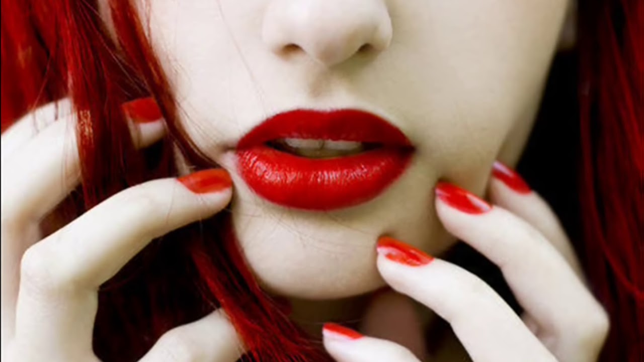 Luna Amară - Roşu Aprins Lyrics ( Versuri )