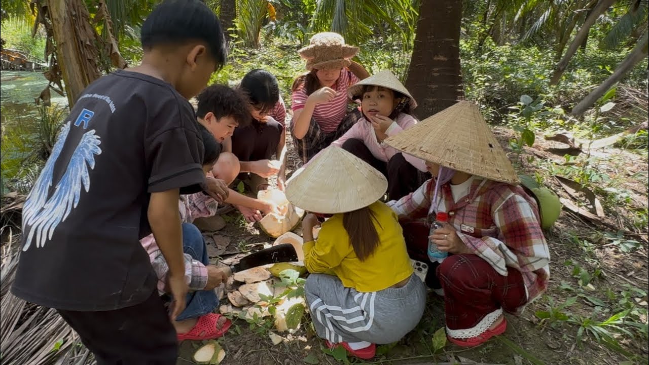 Mấy chị em ăn sạch nồi B&uacute;n Nước L&egrave;o của mẹ v&igrave; L&iacute; Do N&agrave;y || B&eacute; Hạt Ti&ecirc;u
