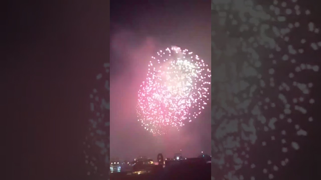 HAPPY LUNAR NEW YEAR TO ALL AMAZING FIREWORKS 🎆 ❤️ @VICTORIA HARBOUR HONGKONG (dhayrosetvblog )