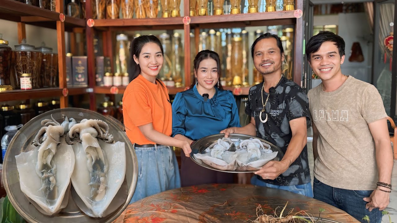 Đại Tiệc Khui Qu&agrave; Khủng Của Phạm Dũng V&agrave; Phan Diễm Nhiều M&oacute;n Si&ecirc;u Ngon