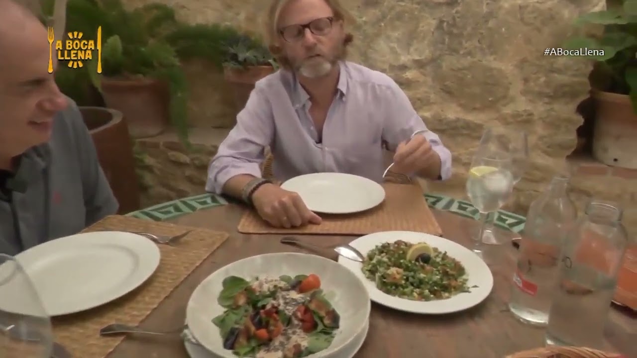 A mesa y mantel con James Stuart, CEO del Grupo Califa, en El Jardín del Califa