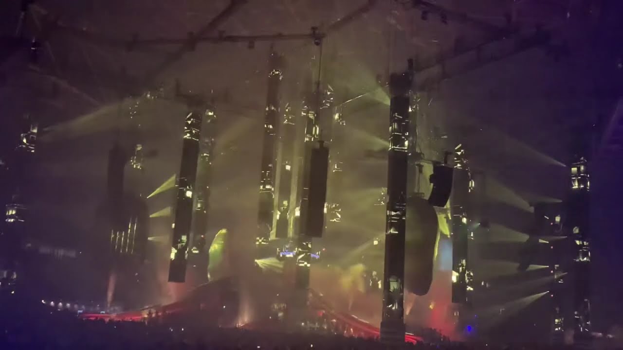 SENSATION White Amsterdam ( flashing lights warning )