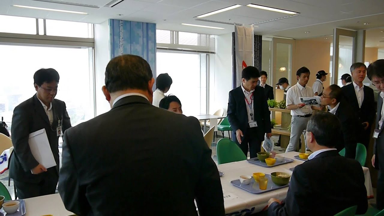 小泉進次郎氏登場で沸きに沸いたKDDI社員食堂