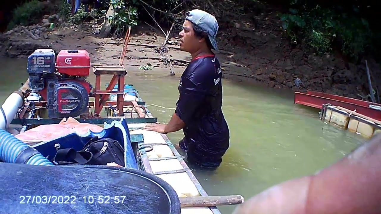 BERLAYAR DI SUNGAI JUJUHAN