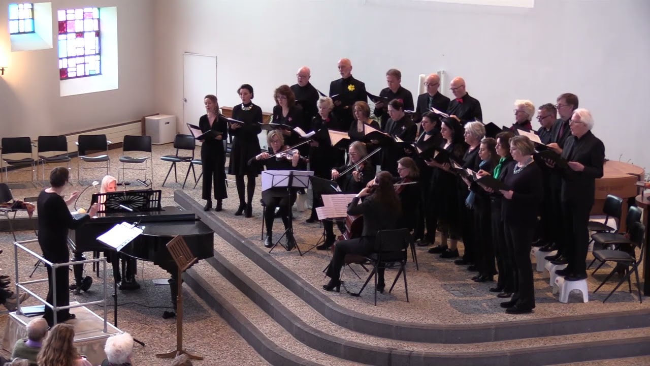 Extracts Dark Night of the Soul door E.V.A. Ensemble Vocaal Amsterdam o.l.v. Joke Geraets