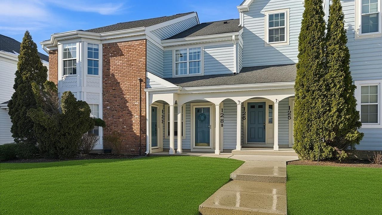 128 Tulip Ln, Freehold, NJ