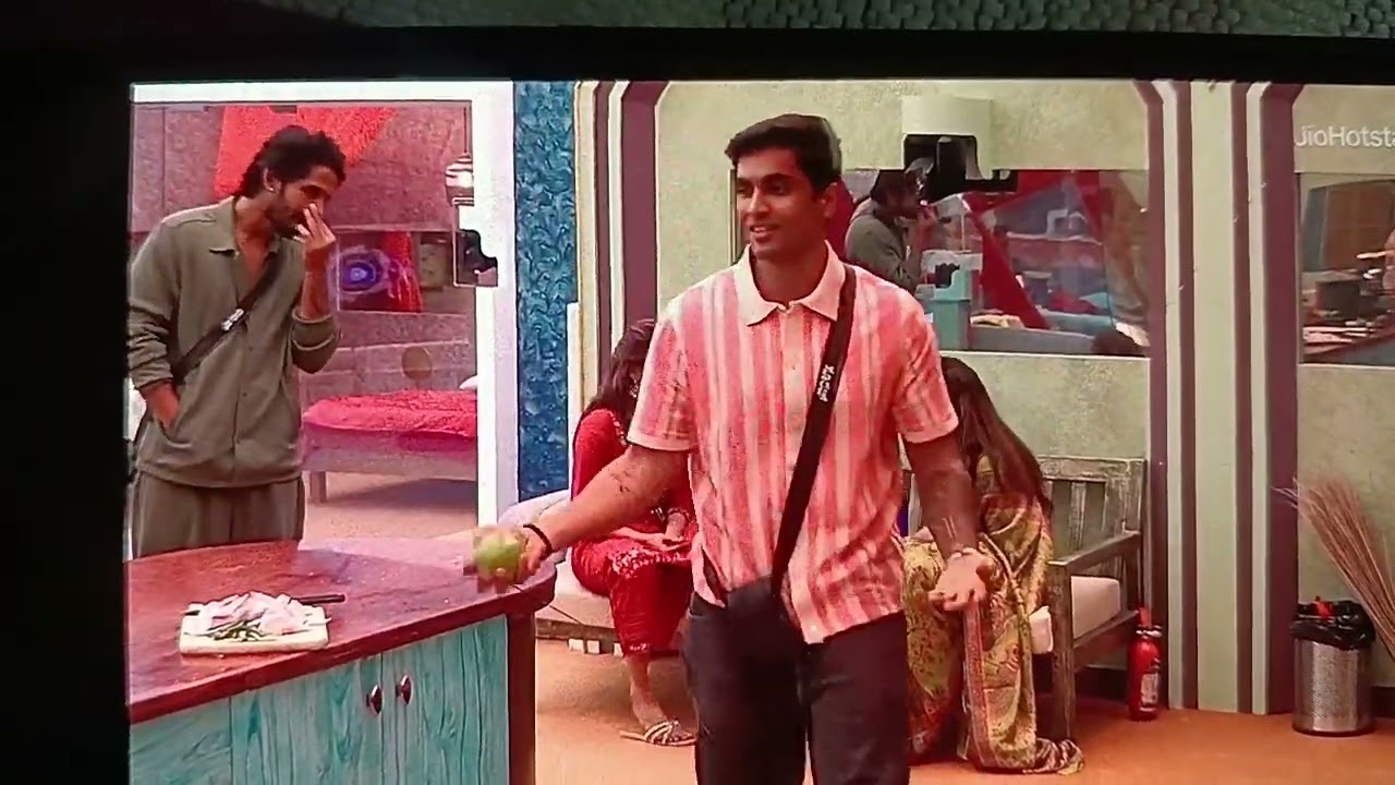 ಜಾನ್ವಿ ಮತ್ತು ಗಿಲ್ಲಿ ಜಗಳ ಮಾಡ್ತಾ ಇದಾರೆ .