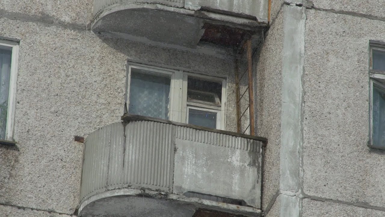 Некоторые граждане срезают пожарные лестницы