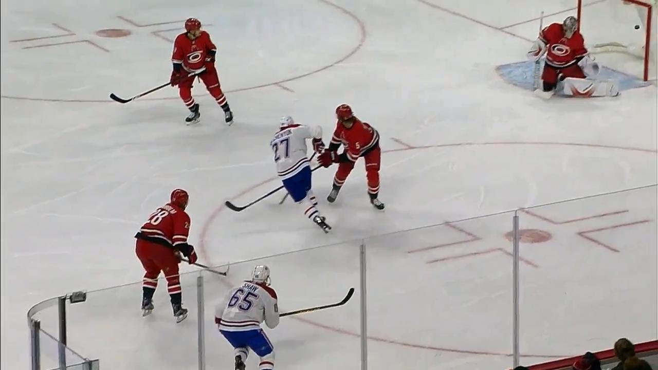 Canadiens' Galchenyuk takes it himself and finishes with a rocket