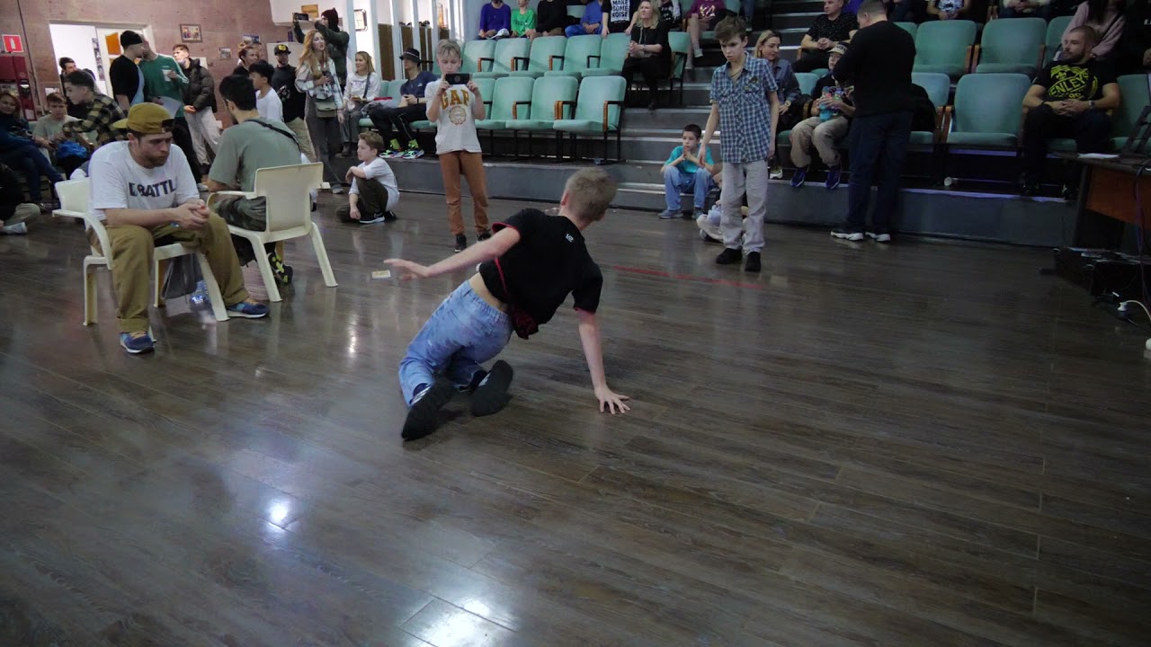 до 13 лет bboy Casey Jones vs Leo - 