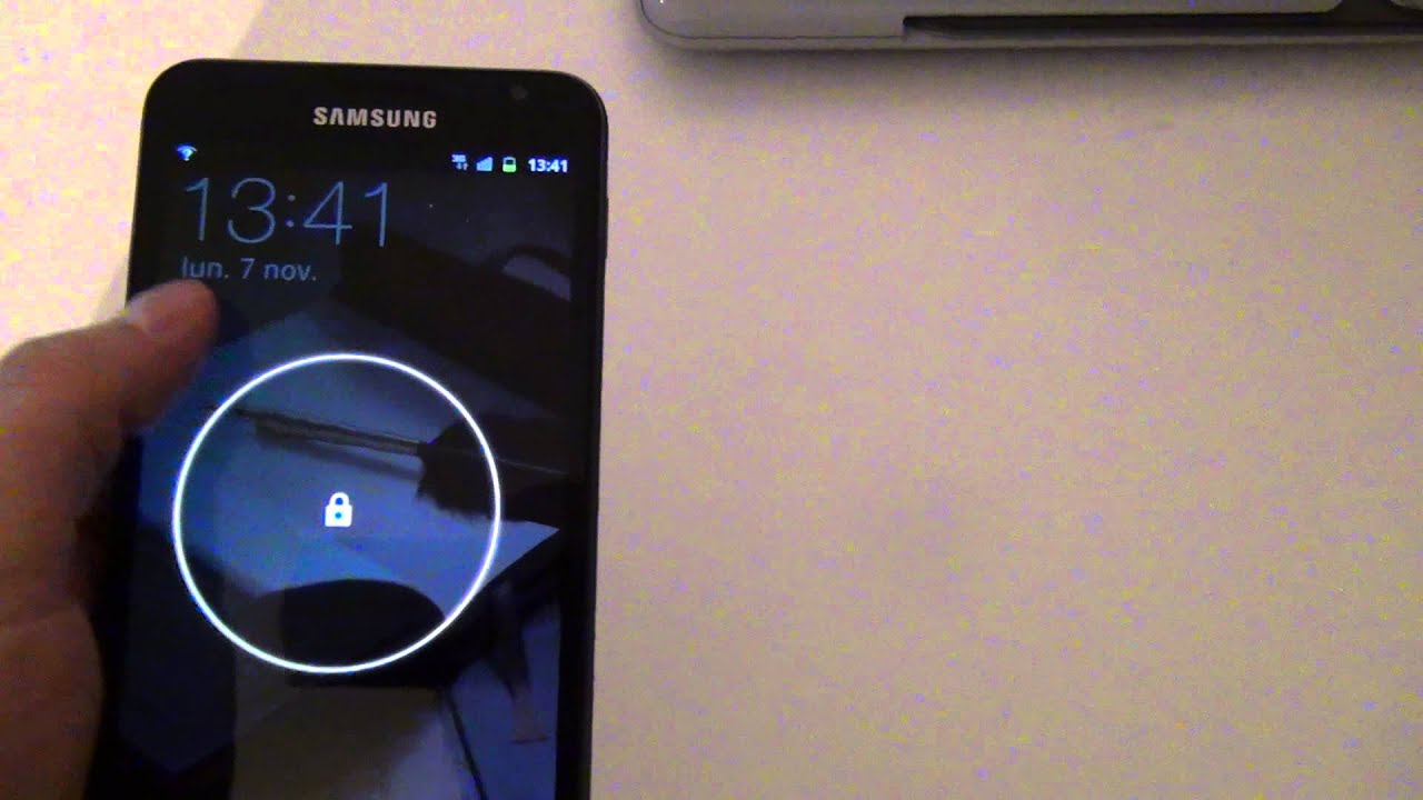 Galaxy Note &eacute;rgonomie - la taille qu'il a quand on l'a &agrave; l'oreille