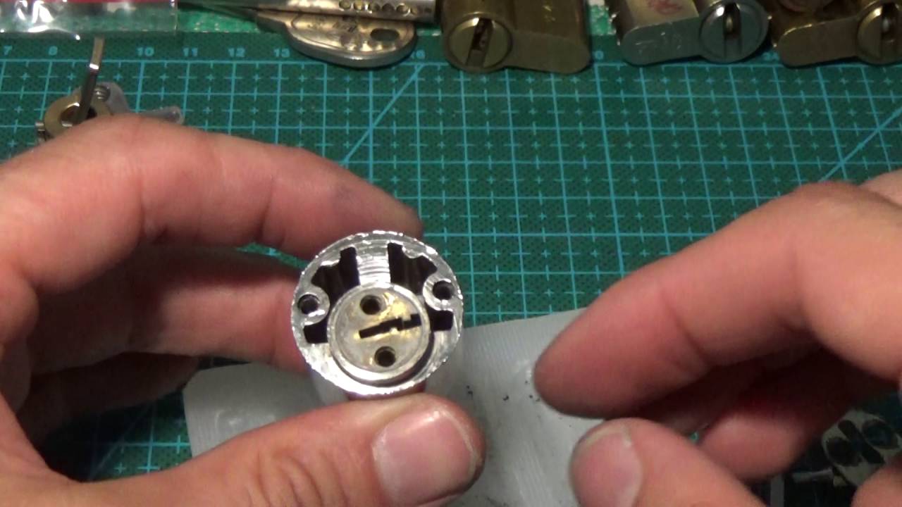 075 TWO PHILLIPS LOCKS (4 and 5 pins) SPP & GUTTED sub eng