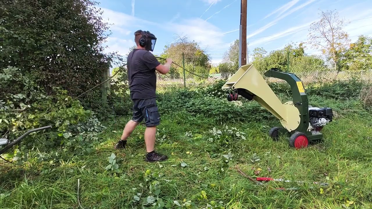 Häckseln mit dem Negri R95BHHP9 mit einem Honda GX270 Motor